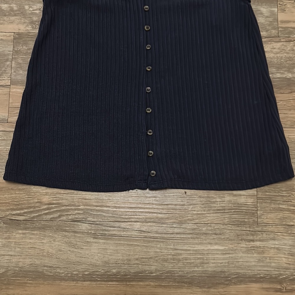 AEO grey button detail tank NWT - Picture 3 of 12
